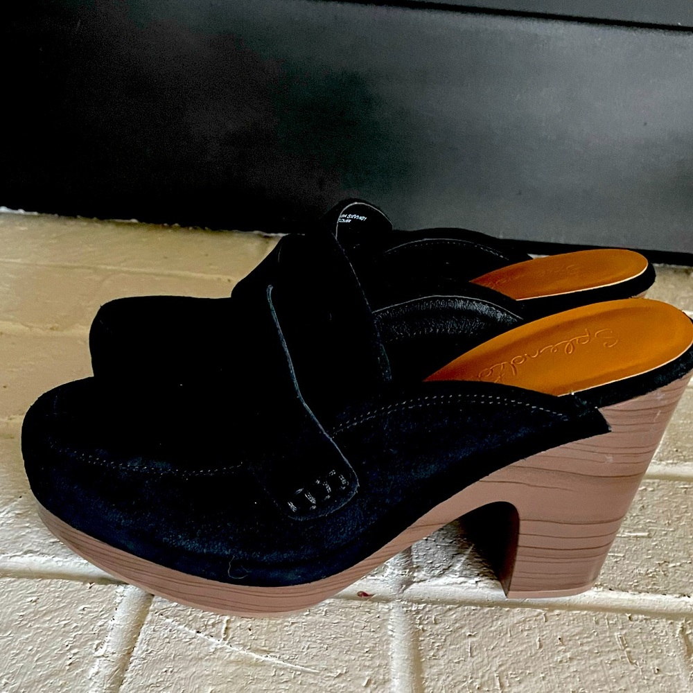 Gorgeous Splendid clogs